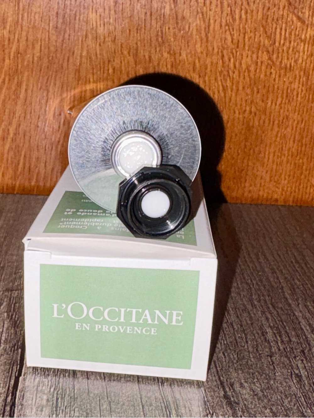 L’Occitane Amande Hand and Nail Care Cream - Picture 5 of 6